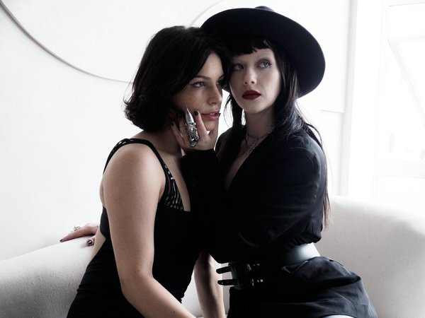 Bandeau cheveux : découvrez les styles incontournables !