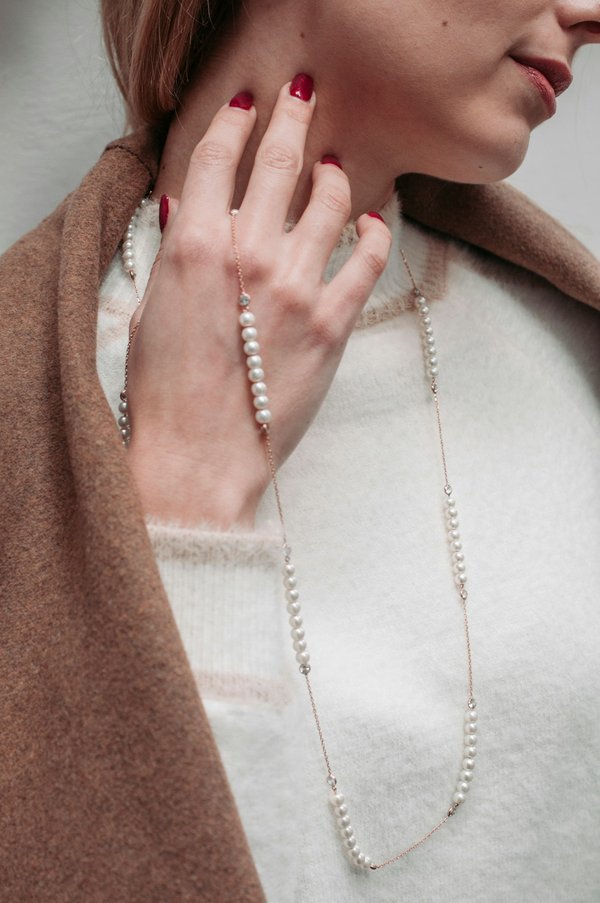 Découvrez l'élégance intemporelle avec un collier de perle